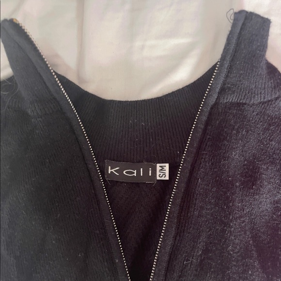 KALI Size S/M Black Cropped Vest Top - Picture 5 of 5